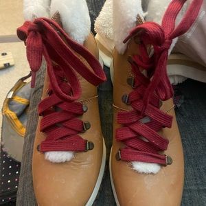 Leather booties with fur size 10